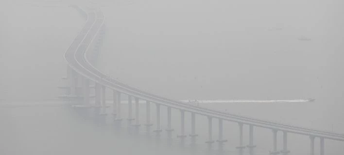 Κίνα: Στην κυκλοφορία αύριο η μεγαλύτερη γέφυρα στο κόσμο – 55 χλμ! [εικόνες]